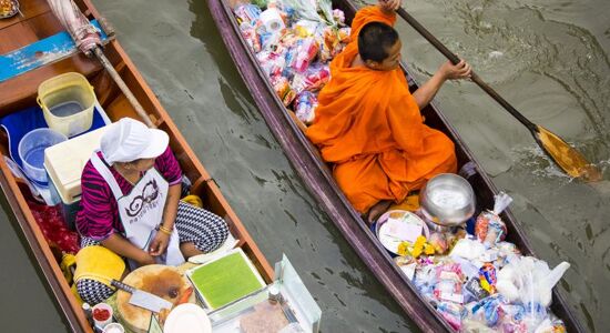 Damnoen Saduak Floating Market